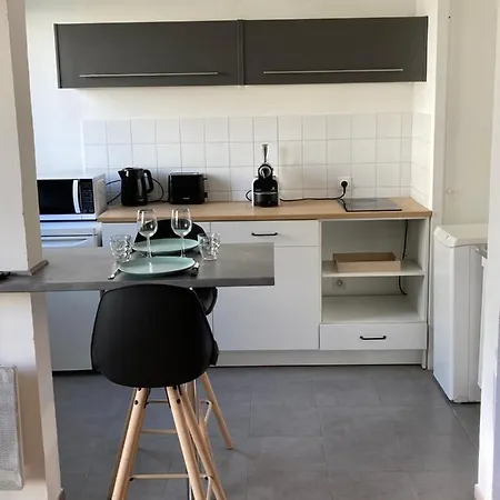 Апартаменты Lumineux Studio 30m² Sur Cour - Proche Tram/centre